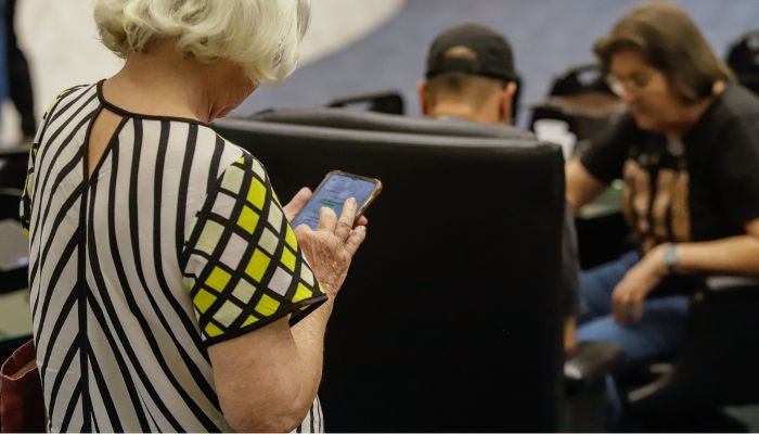 Foto: Roberto Dziura Jr/AEN Com 12 mil casos em 2024, Saúde reforça orientações para evitar quedas de idosos